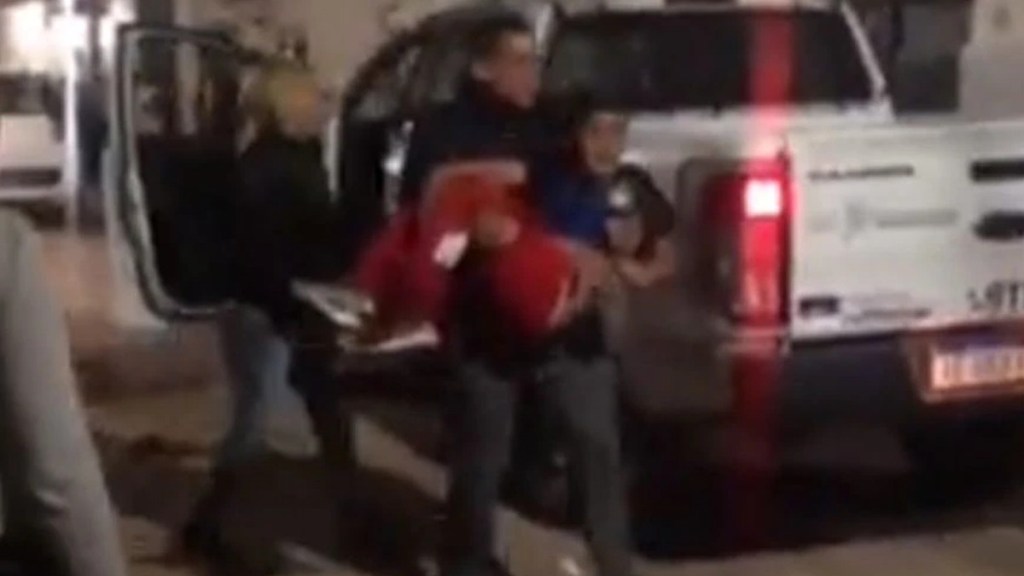 #POLICIALES | NENE BALEADO AL QUEDAR EN MEDIO DE UN TIROTEO ENTRE LA POLICÍA Y CINCO&nbsp;DELINCUENTES