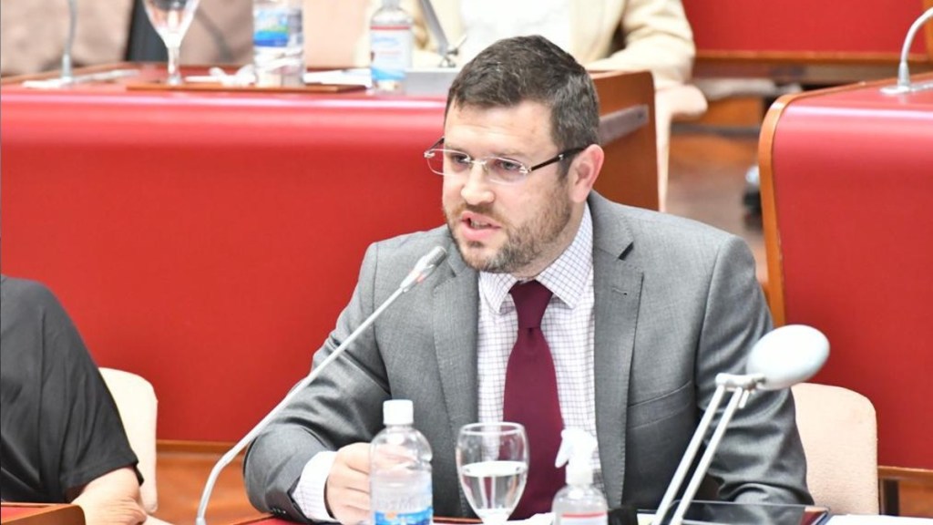 #CHUBUT | PAIS DESTACÓ QUE ARCIONI ES EL QUE MAS DEUDA PAGÓ EN LA HISTORIA DEMOCRÁTICA&nbsp;PROVINCIAL