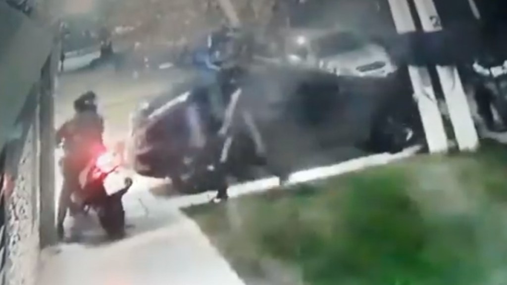 #POLICIALES | HOMBRE SE ENFRENTÓ A PIÑAS A DOS&nbsp;MOTOCHORROS