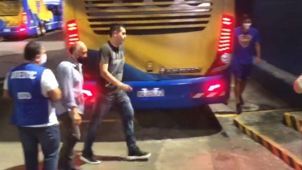 #BOCA | RIQUELME HIZO BAJAR DEL MICRO A TODO EL PLANTEL PARA CHARLAR Y AGRADECERLE EL «ESFUERZO» EN LA DERROTA ANTE&nbsp;GIMNASIA