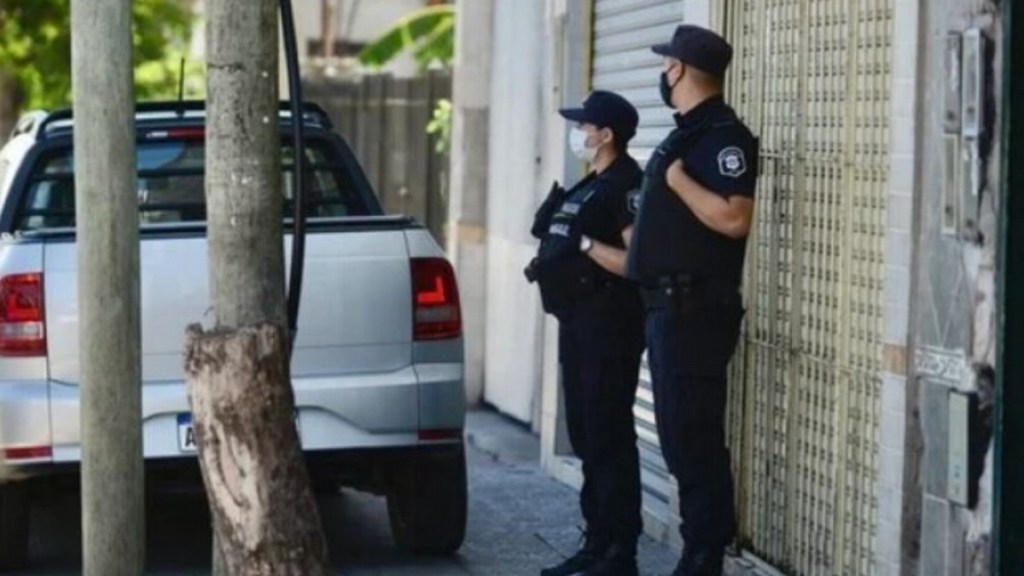 #POLICIALES | RETÓ A SU SOBRINO PORQUE CONSUMÍA DROGAS Y LOS PADRES DEL CHICO LE PEGARON 6&nbsp;TIROS