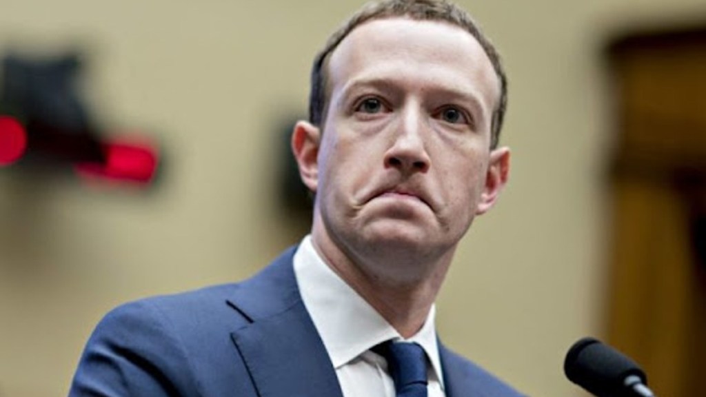 #MUNDO | SE DESPLOMARON LAS ACCIONES DE FACEBOOK Y ZUCKERBERG PERDIÓ 7.000 MILLONES DE DÓLARES EN DOS&nbsp;HORAS