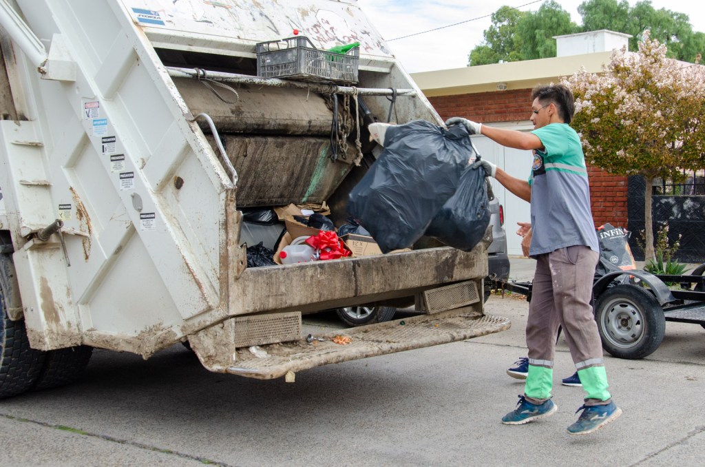 Dispositivo por recolección de residuos durante los días&nbsp;feriados