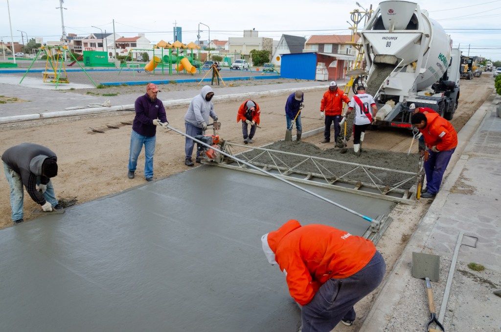 #RAWSON | AVANZAN LAS OBRAS DE PAVIMENTO EN PLAYA UNIÓN DE CARA AL&nbsp;VERANO