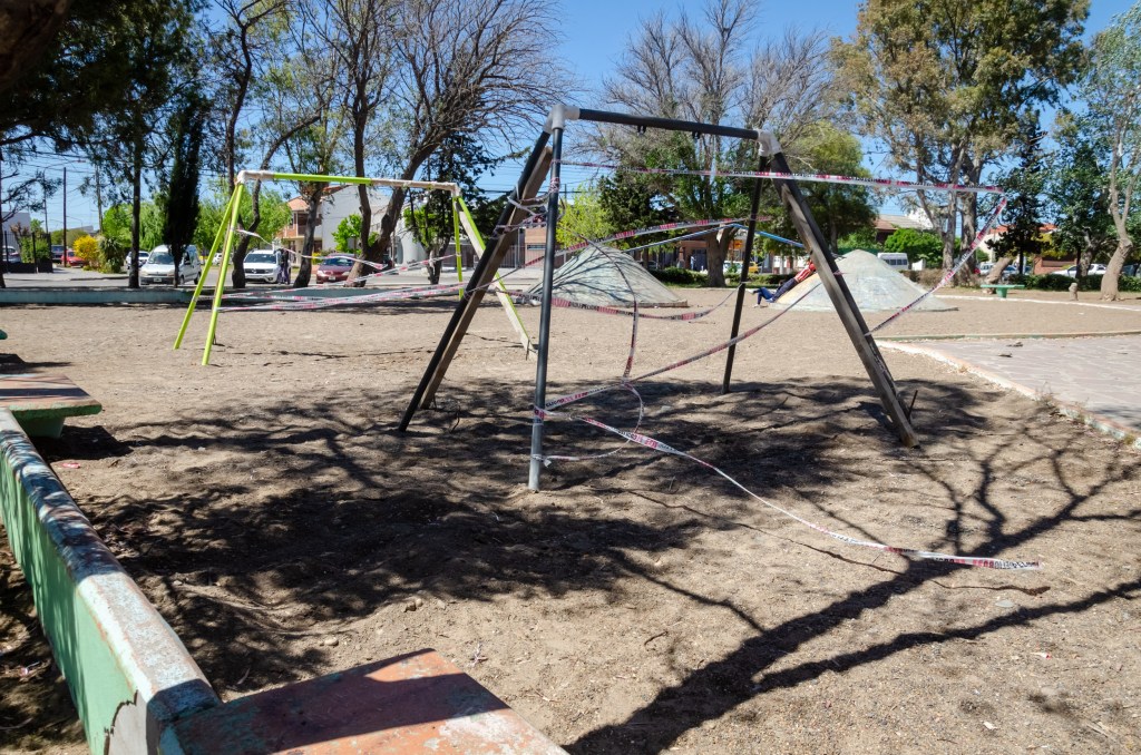 #RAWSON | EL MUNICIPIO CONTINÚA CON LA REPARACIÓN INTEGRAL DE&nbsp;PLAZAS