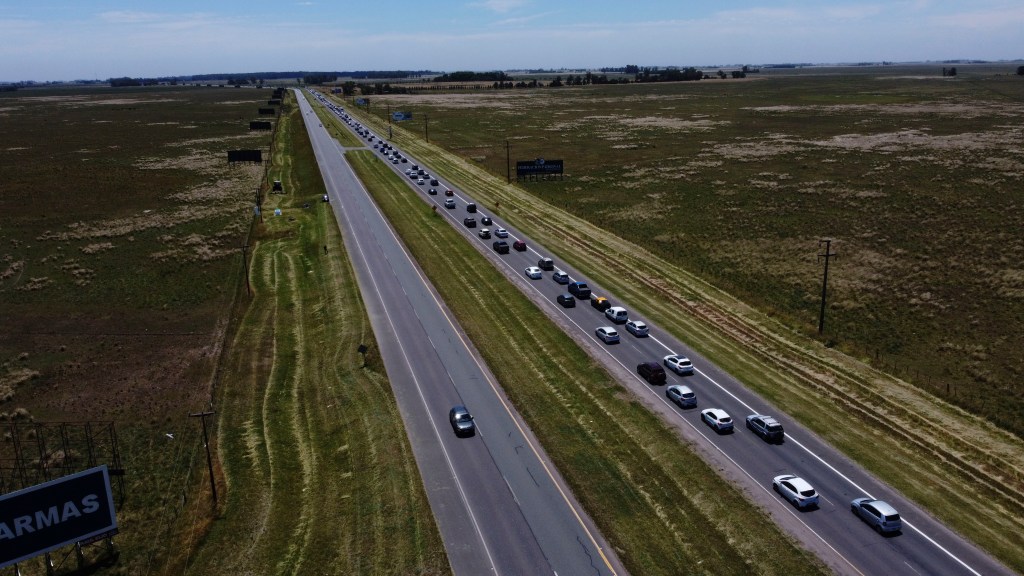 #TURISMO | SE MOVILIZARON 4,2 MILLONES DE PERSONAS ESTE FIN DE SEMANA&nbsp;LARGO