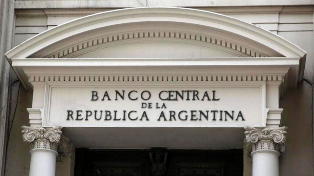 #POLÍTICA | DENUNCIARON A AUTORIDADES DEL BANCO CENTRAL POR PROHIBIR LA VENTA DE PASAJES AL EXTERIOR EN CUOTAS SIN&nbsp;INTERÉS