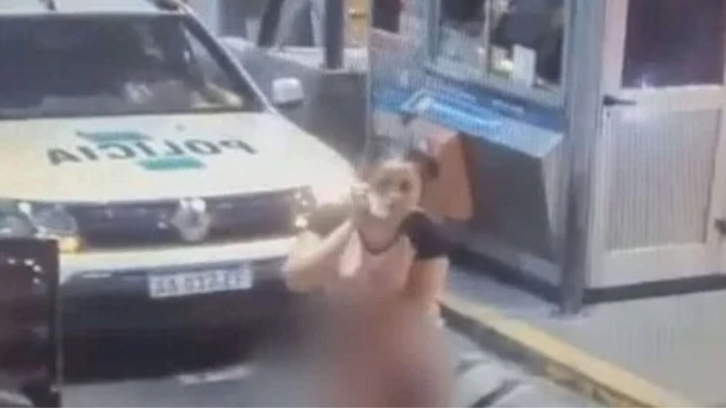 #ESCÁNDALO | DESAFECTARON A DOS POLICÍAS QUE MANEJARON  BORRACHOS Y EN CONTRAMANO POR LA&nbsp;PANAMERICANA