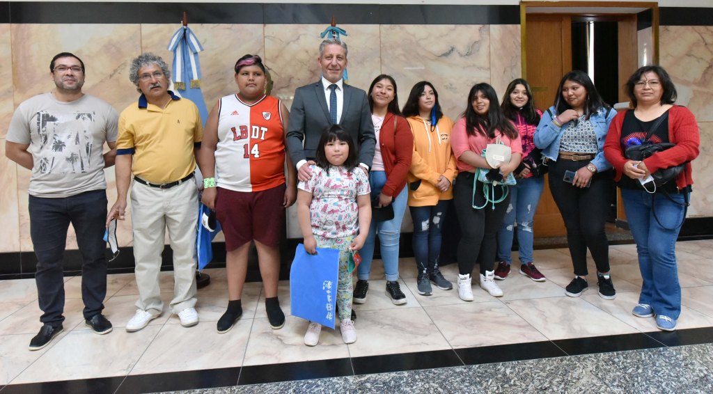 #TURISMO | “CONOCIENDO CHUBUT”: ARCIONI RECIBIÓ A LOS ALUMNOS DE LA ESCUELA N° 212 DE EL ESCORIAL EN SU VISITA A CASA DE&nbsp;GOBIERNO