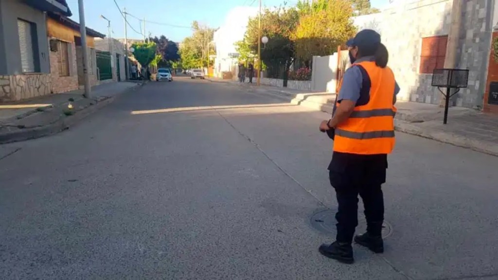 #POLICIALES | ASESINARON A PUÑALADAS A UN JOVEN EN LA PUERTA DE UNA ESCUELA SECUNDARIA EN RÍO&nbsp;NEGRO