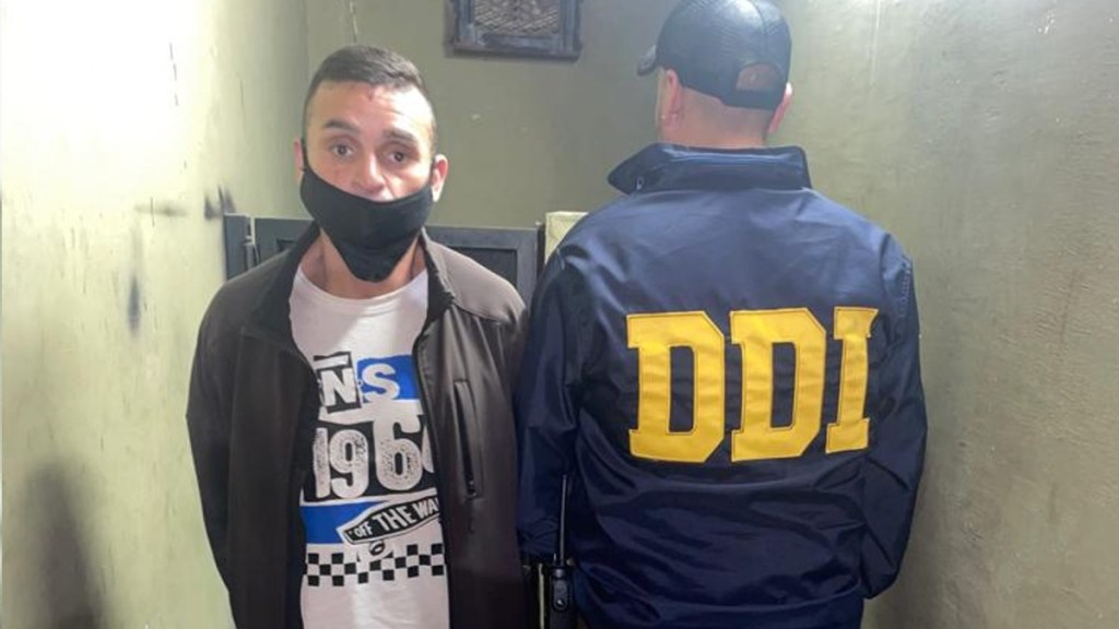 #POLICIALES | SE ENTREGÓ EL ACUSADO DE ASESINAR A PUÑALADAS A UN ADOLESCENTE EN UNA&nbsp;PANADERÍA