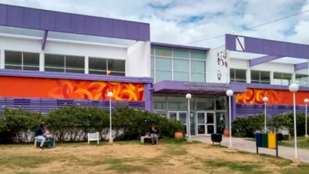 #MACABRO | DIO A LUZ A UNA BEBÉ Y LA TIRÓ AL TACHO DE BASURA PENSANDO QUE ESTABA MUERTA, PERO ESTABA&nbsp;VIVA