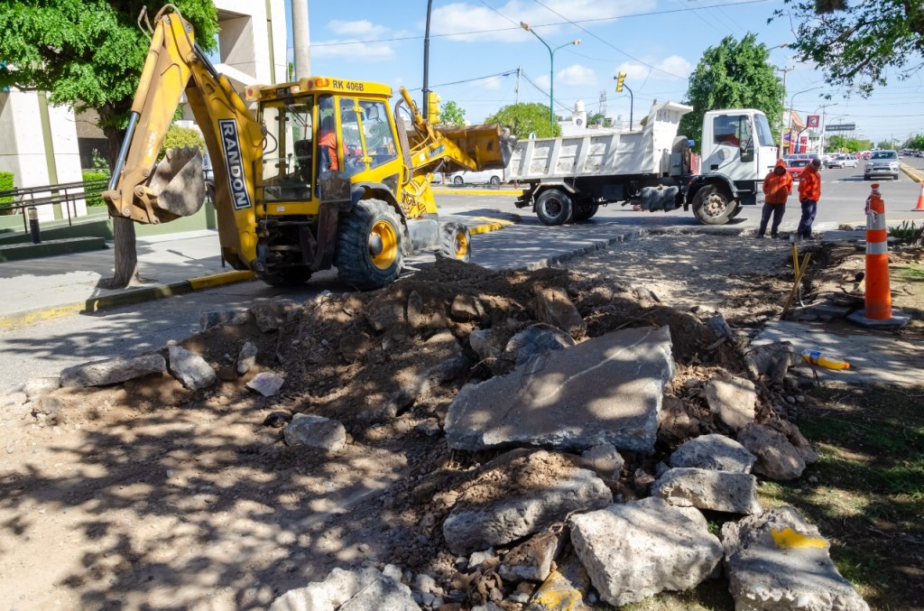 #RAWSON | EL MUNICIPIO POTENCIA LOS TRABAJOS EN OBRAS&nbsp;PÚBLICAS