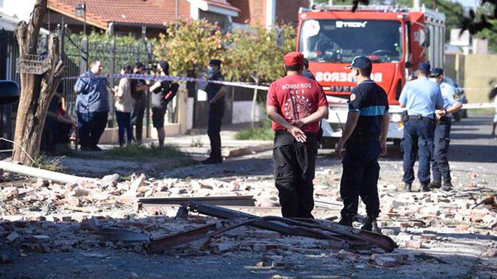 #POLICIALES | LO ENCONTRARON MUERTO EN SU CASA LUEGO DE UNA EXPLOSIÓN, PERO TENÍA UN DISPARO EN LA&nbsp;BOCA