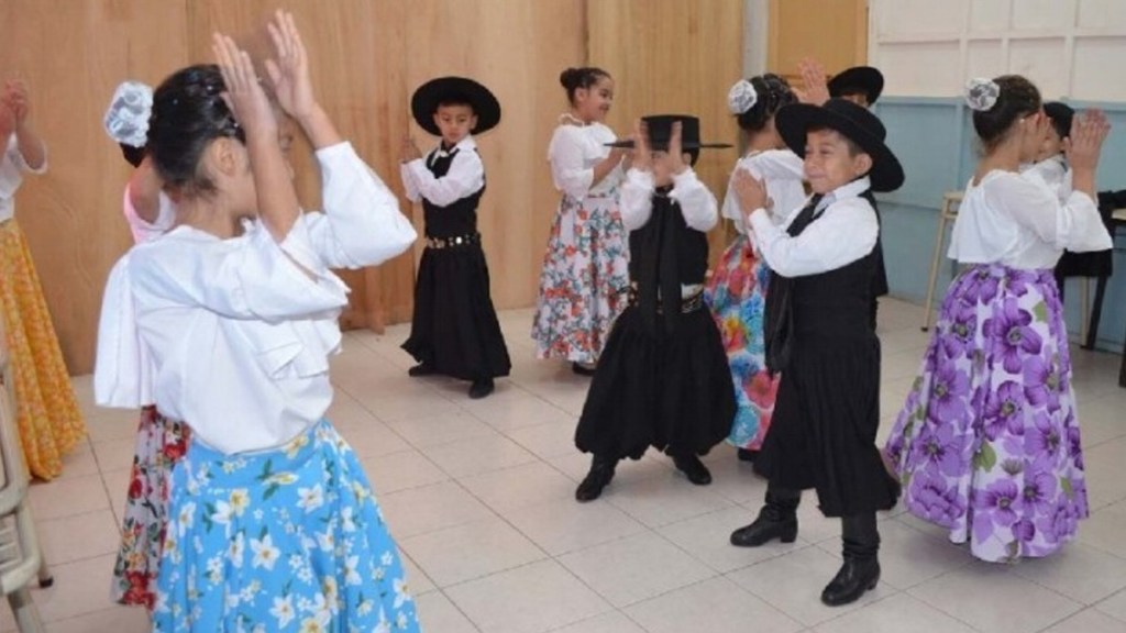 #EDUCACIÓN | EL FOLCLORE SERÁ INCLUÍDO EN LAS CURRÍCULAS DE TODAS LAS ESCUELAS DE RÍO&nbsp;NEGRO