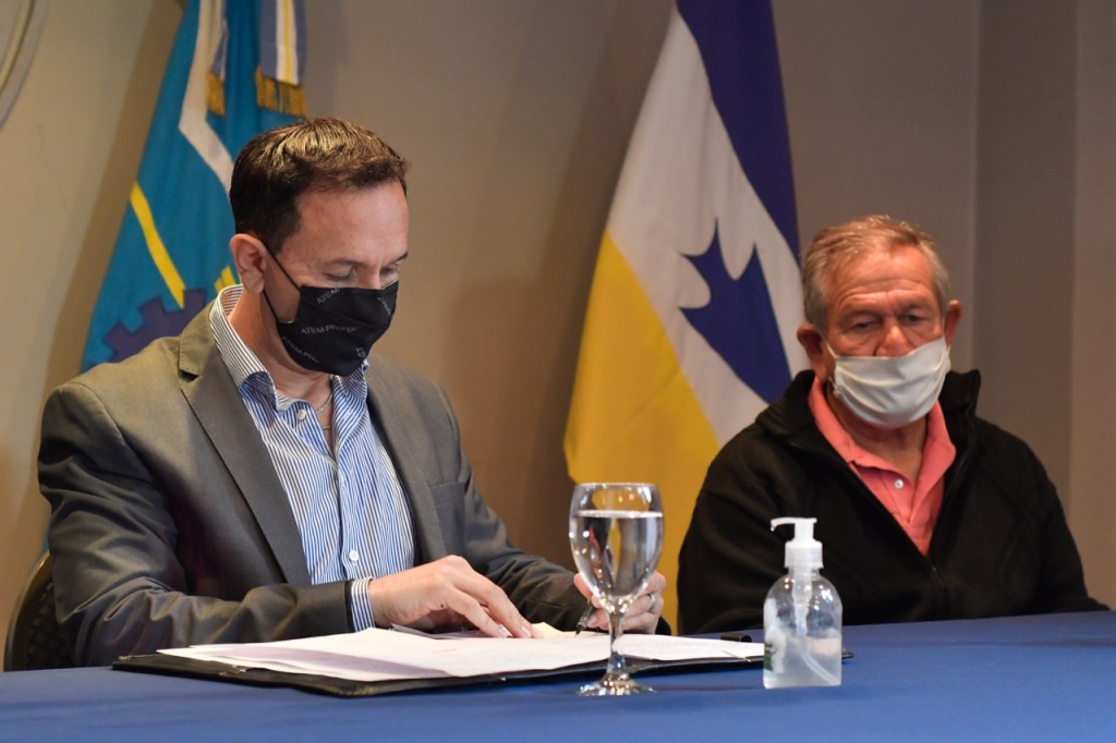 #TRELEW | FIRMA DE INCIO DE OBRA PARA LA ROTONDA DE CALLE MUSTERS, CENTENARIO Y&nbsp;NAHUELQUIR