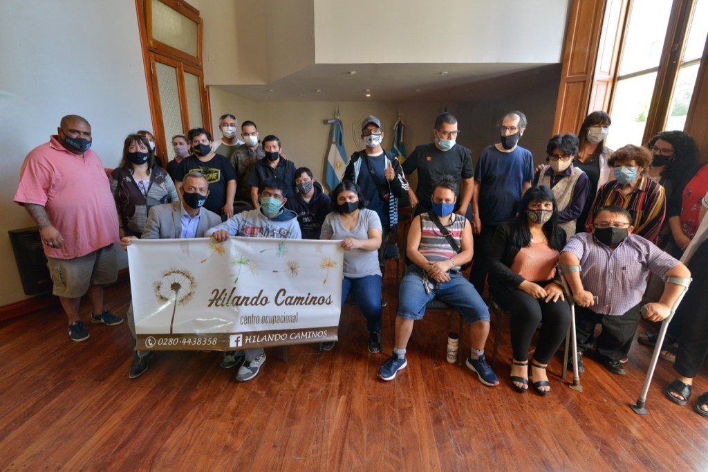 #TRELEW | PUESTOS DE ARTESANIAS EN LA PLAZA PARA PERSONAS VULNERABLES DESDE LO PSICO&nbsp;SOCIAL