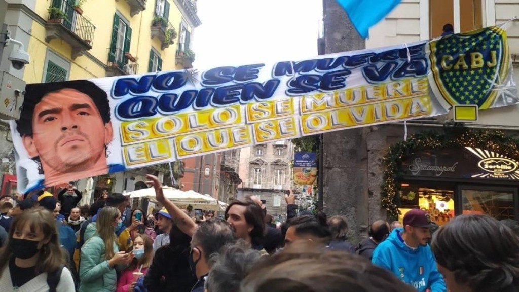 #MARADONA | MUCHA EMOCIÓN EN NÁPOLES AL RECORDAR A MARADONA CON UNA&nbsp;MARCHA