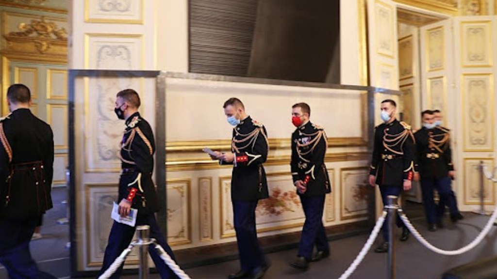 #FRANCIA | INVESTIGAN LA VIOLACIÓN DE UNA SOLDADO EN EL PALACIO&nbsp;PRESIDENCIAL