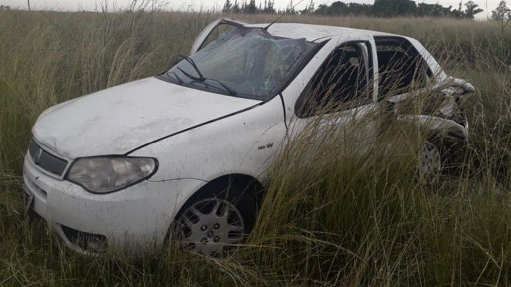 #TRAGEDIA | MURIERON CINCO PERSONAS AL DESPISTAR Y VOLCAR CON SU&nbsp;AUTO