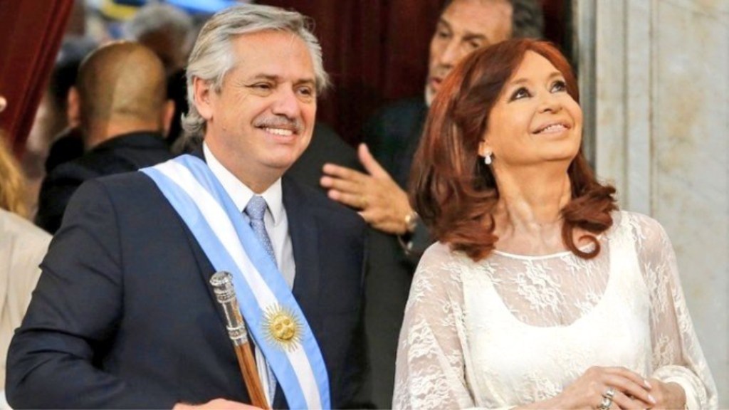 #POLÍTICA | ALBERTO FERNÁNDEZ: “FUERON 730 DÍAS CON ACIERTOS Y&nbsp;ERRORES”