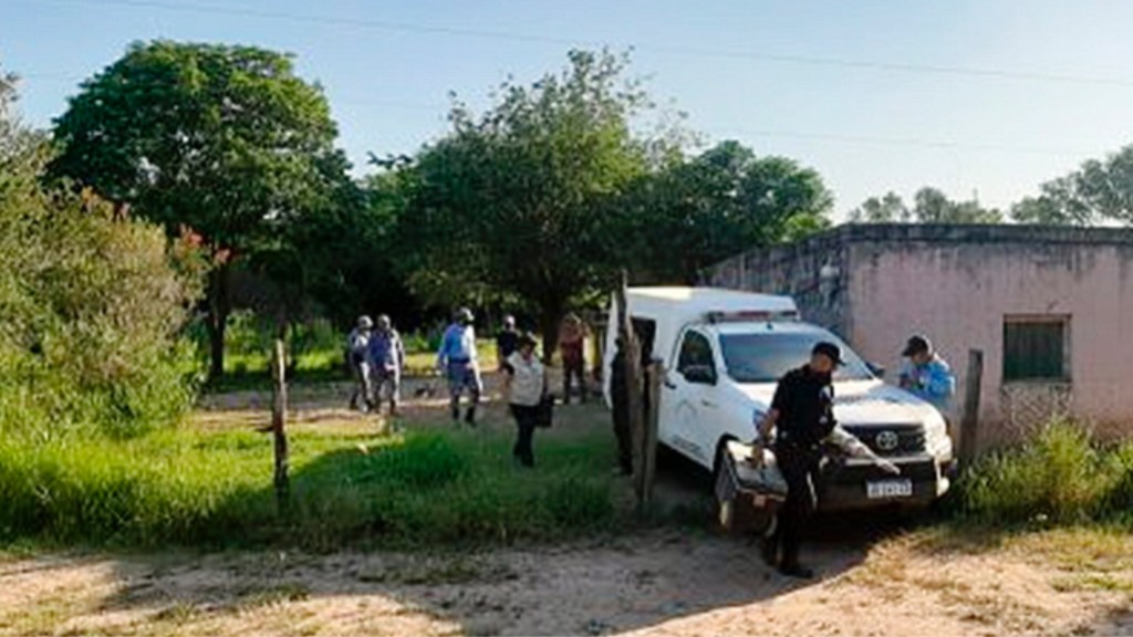 #HORROR | ENCONTRÓ A SUS PADRES MUERTOS Y CREEN QUE SE TRATA DE UN FEMICIDIO SEGUIDO DE&nbsp;SUICIDIO