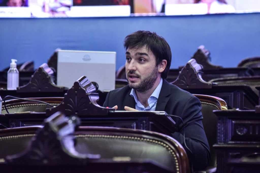 #PAÍS | TORRES PRESENTÓ AMPARO CONTRA LA SESIÓN QUE MODIFICÓ&nbsp;IMPUESTO