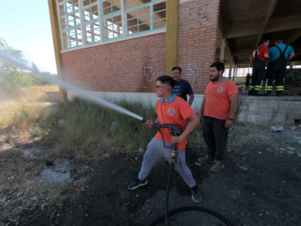 #CHUBUT | PROTECCIÓN CIVIL SE CAPACITÓ EN&nbsp;SEGURIDAD