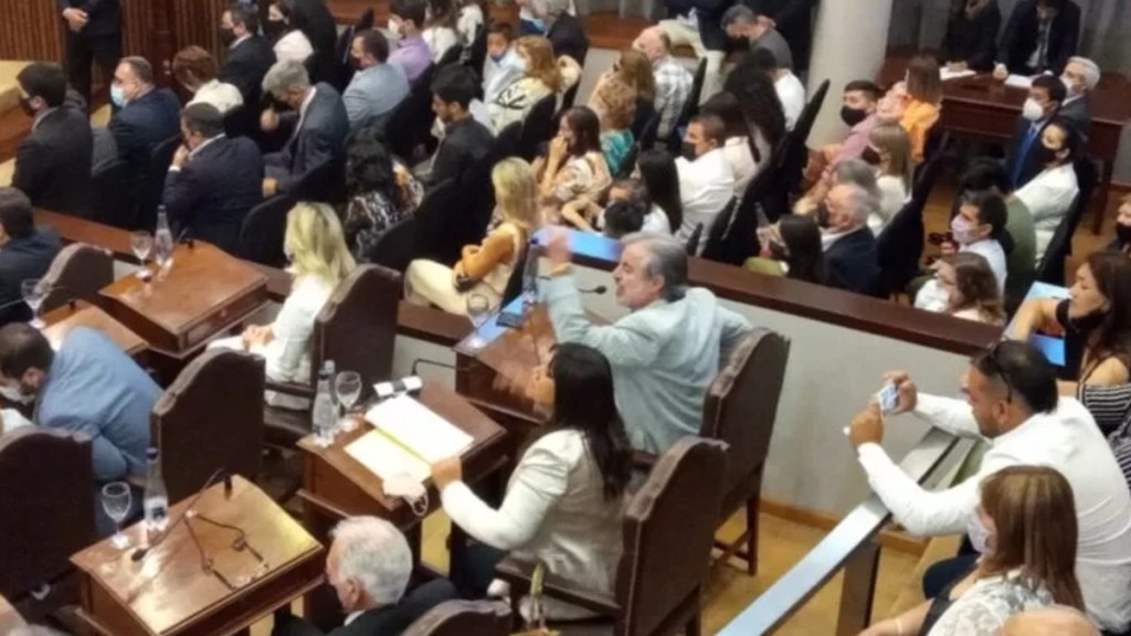 #POLÍTICA | IMPIDIERON QUE ASUMA UN DIPUTADO CONDENADO POR ABUSO&nbsp;SEXUAL