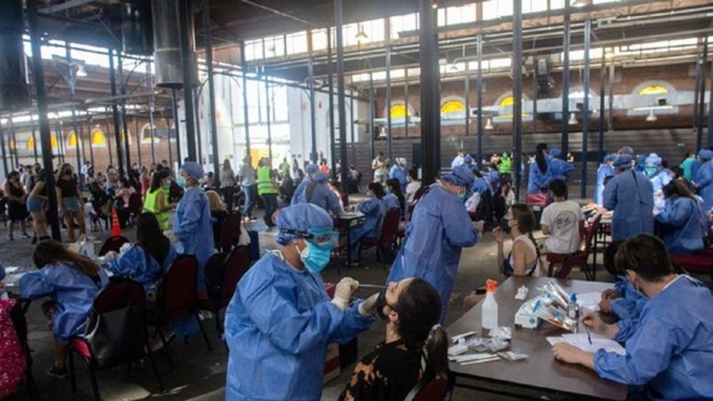 #COVID-19 | LARGAS FILAS PARA TESTEARSE EN&nbsp;CABA