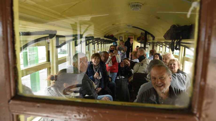 #EJEMPLO | 56 AÑOS DESPUÉS, SU VIAJE DE EGRESADOS FUE EN «LA&nbsp;TROCHITA»