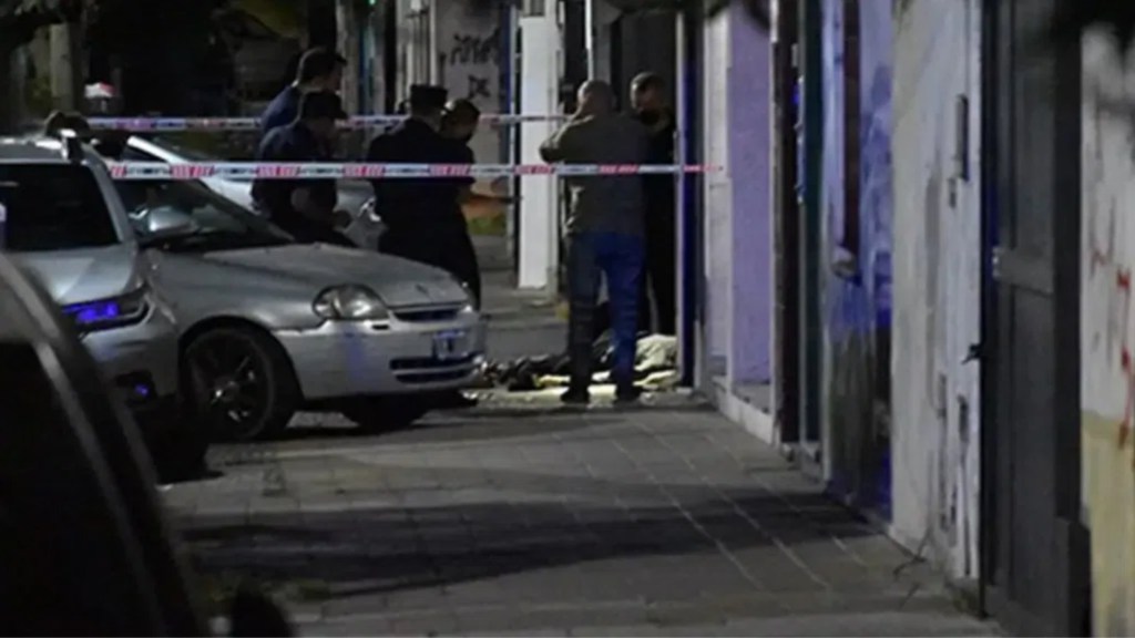 #POLICIALES | TRATÓ DE ROBARLE A UNOS ABUELOS, SE LE ESCAPÓ UN TIRO Y MURIÓ DESANGRADO 