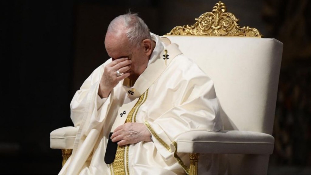 #MUNDO | EL PAPA SUFRE UNA DOLENCIA EN UNA RODILLA QUE LIMITA SU&nbsp;MOVILIDAD