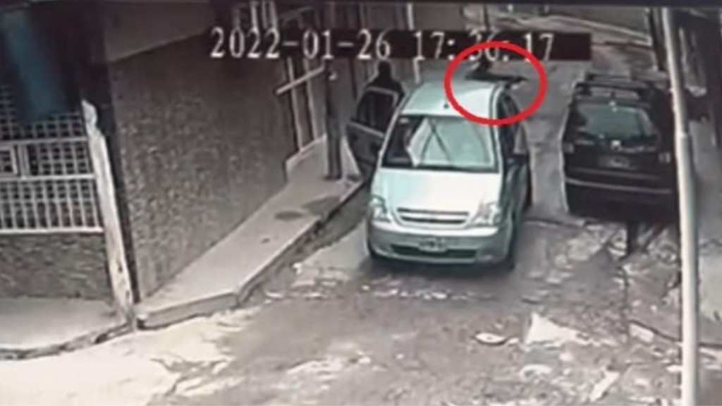 #VIDEO | POLICÍA MATÓ A BALAZOS A UN DELINCUENTE QUE LE QUISO ROBAR EL&nbsp;AUTO