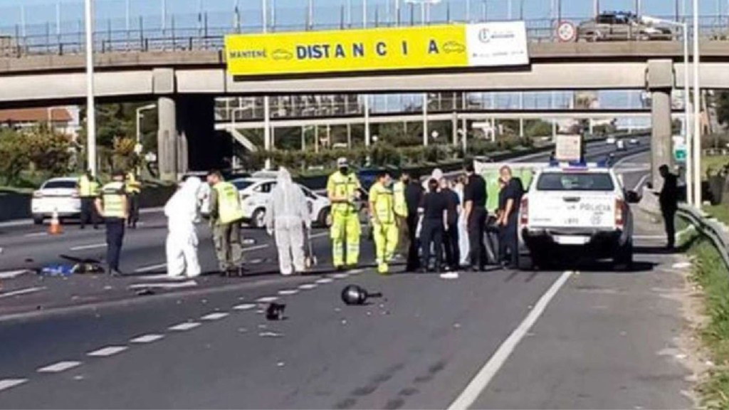 #POLICIALES | MOTOCHORRO MURIÓ ATROPELLADO AL QUERER ESCAPAR DE LA POLICÍA Y METERSE EN CONTRAMANO EN UNA&nbsp;AUTOPISTA