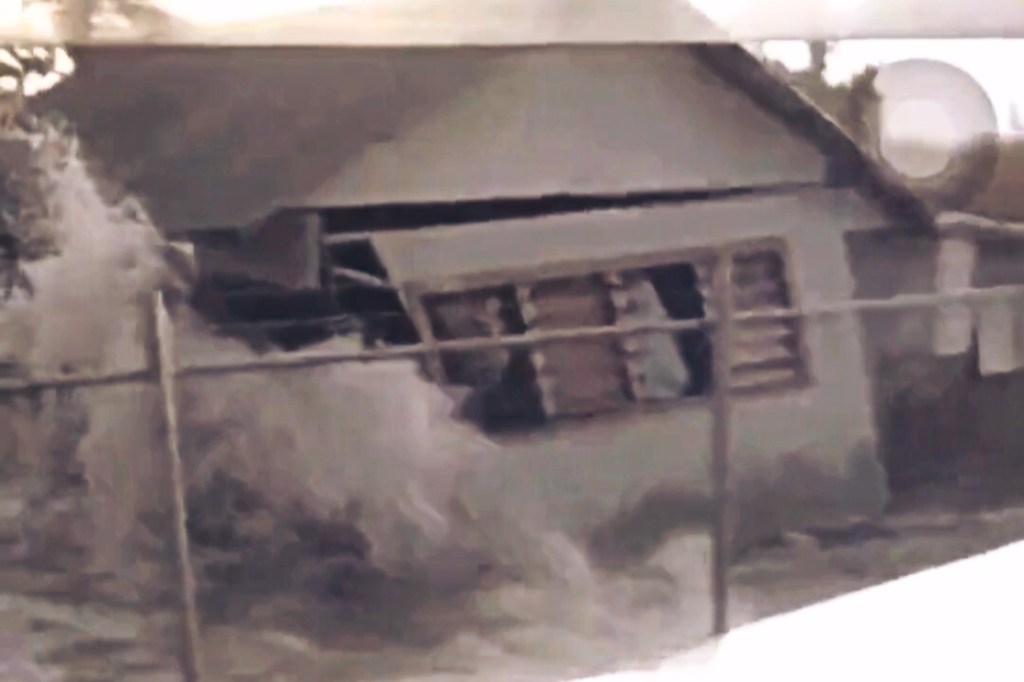 #MUNDO | DEVASTADOR PASO POR LA CAPITAL DE TONGA DEL TSUNAMI CAUSADO POR LA ERUPCIÓN DE UN&nbsp;VOLCÁN