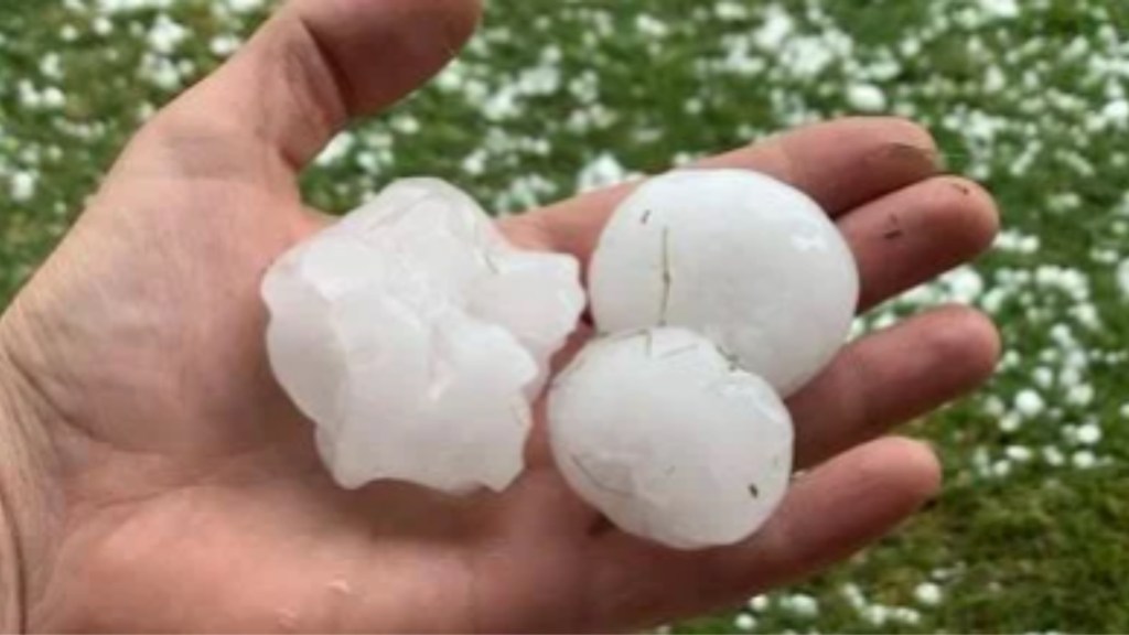 #CÓRDOBA | IMPRESIONANTE CAÍDA DE GRANIZO DEL TAMAÑO DE UNA PELOTA DE GOLF 