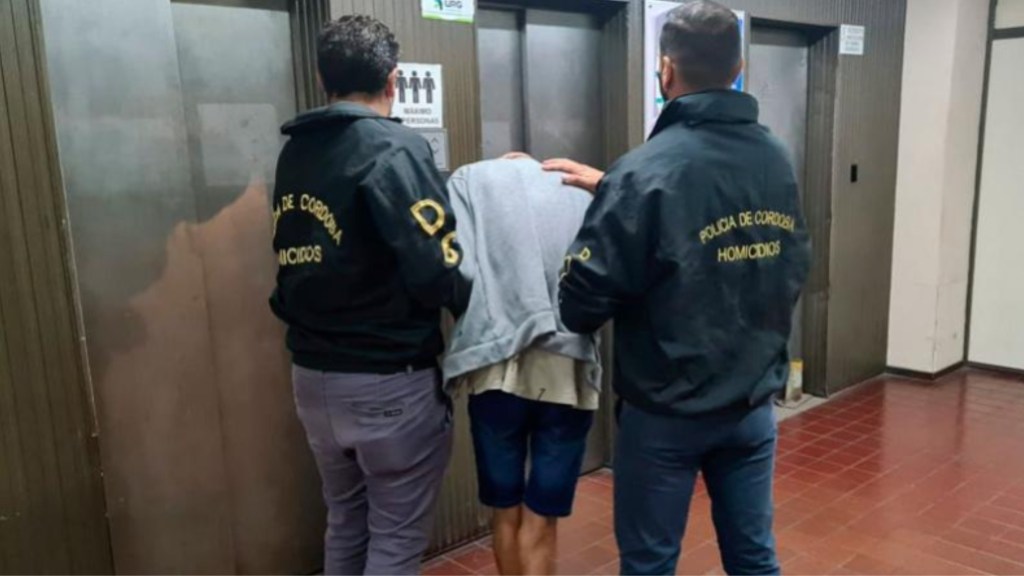 #POLICIALES | JOVEN DE 19 AÑOS MATÓ A SU MADRE DE UN TIRO EN LA&nbsp;CABEZA