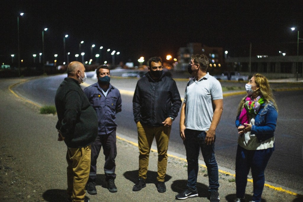 #RAWSON | VERIFICAN LAS NUEVAS LUMINARIAS LED DE PLAYA&nbsp;UNION