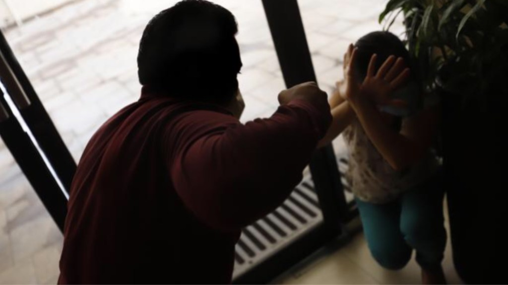 #JUSTICIA | DIJO QUE HABÍA SALVADO A SU EX DE SUICIDARSE PERO LA HABÍA VIOLADO E INTENTADO TIRARLA DE UN QUINTO&nbsp;PISO