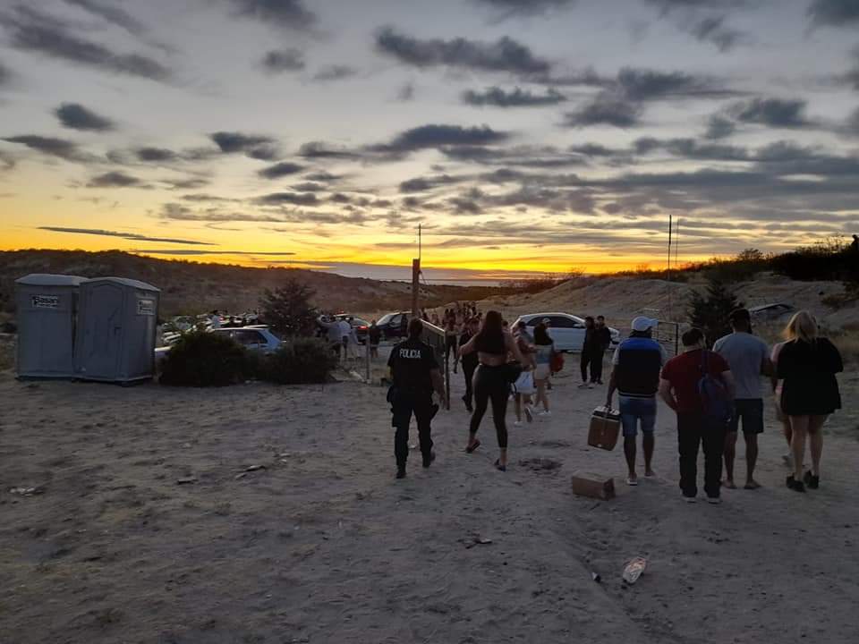#POLICIALES | FIESTA CLANDESTINA DE AÑO NUEVO CON 350 PERSONAS EN&nbsp;MADRYN
