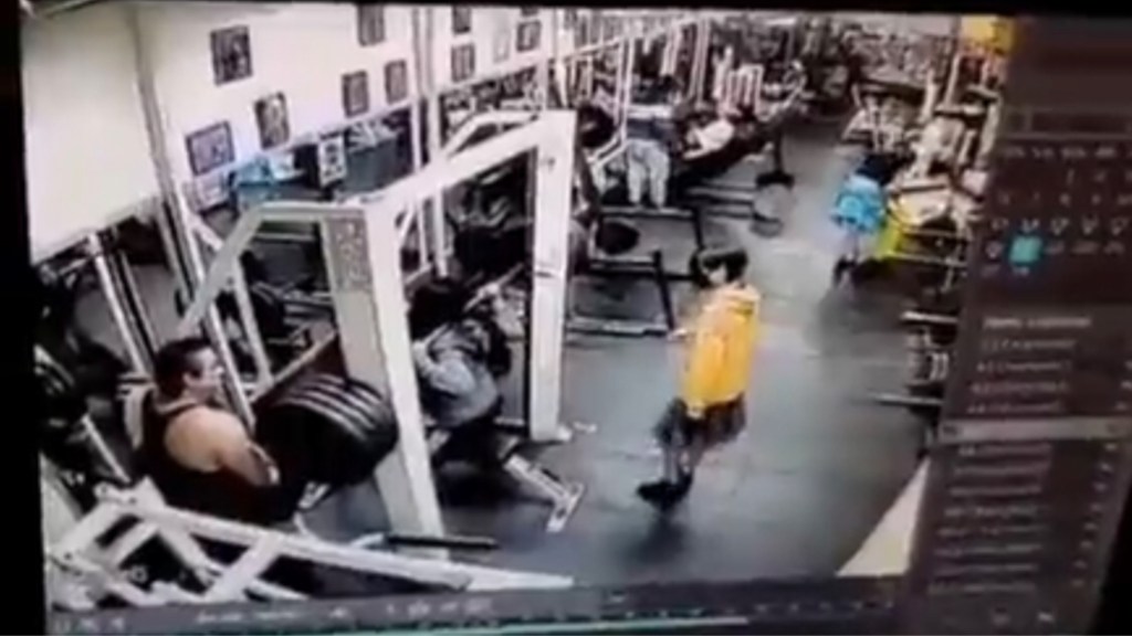 #HORROR | MUJER MURIÓ APLASTADA EN UN GIMNASIO AL QUERER LEVANTAR UNA PESA DE 180&nbsp;KILOS