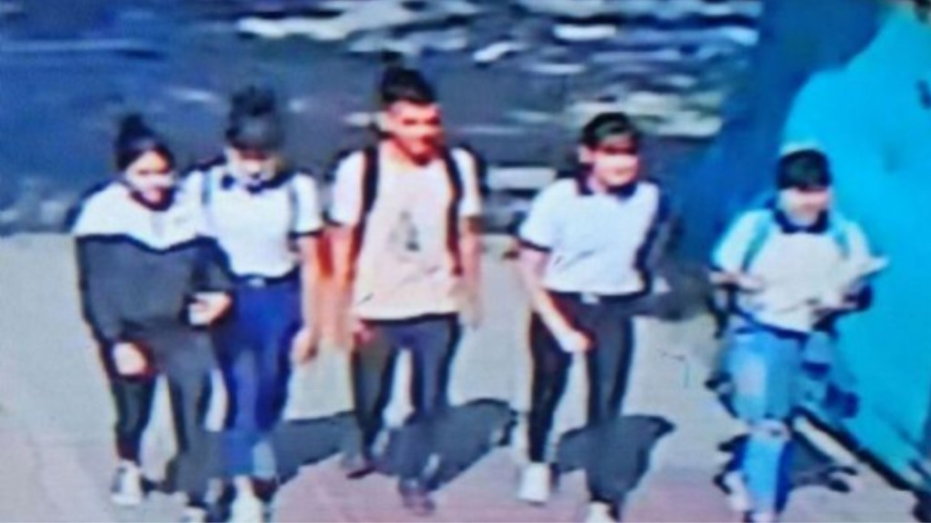#BULLYING | UNA CHICA DE 15 AÑOS FUE BRUTALMENTE GOLPEADA POR 9 COMPAÑERAS DEL&nbsp;COLEGIO