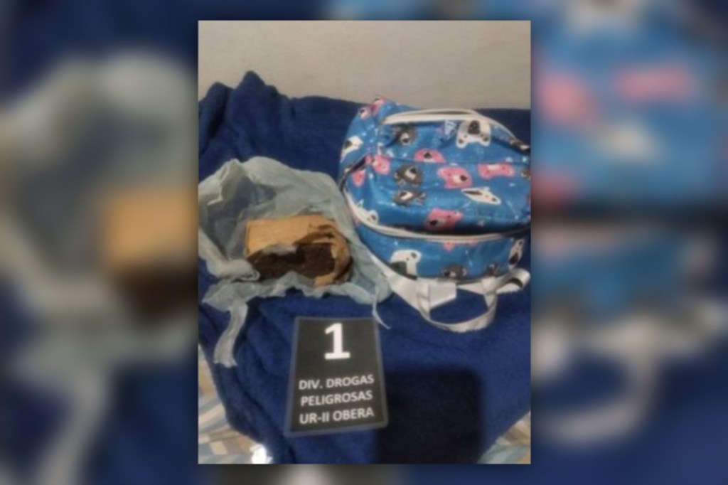 #INSÓLITO | ABUELA BUCHONA: DENUNCIÓ A SU NIETO POR TENER MARIHUANA EN SU&nbsp;MOCHILA