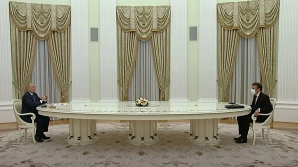 #ESCÁNDALO | MACRÓN SE NEGÓ A REALIZARSE UN TEST DE COVID EN UNA REUNIÓN CON&nbsp;PUTIN