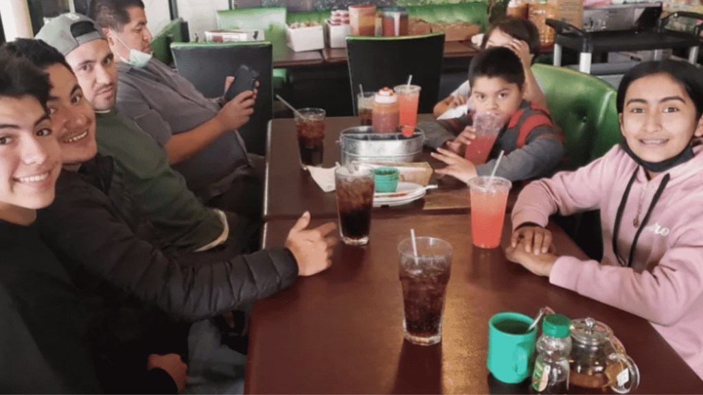 #TRAGEDIA | UN MATRIMONIO PERDIÓ A SUS 6 HIJOS EN UN ACCIDENTE CAUSADO POR UN DELINCUENTE QUE CRUZÓ EN&nbsp;ROJO