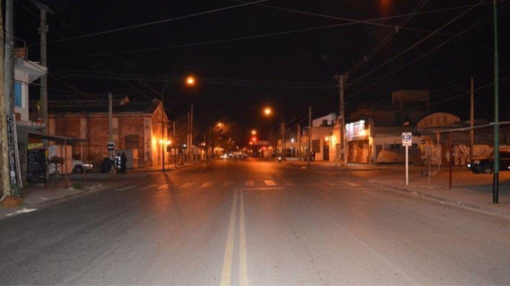 #INSÓLITO | “MAMÁ MÁNDALO A TRABAJAR NO A ROBAR”: UNA MUJER LE DIO UN FIERRAZO EN LA CABEZA A UN LADRÓN Y DESPUÉS LE MANDO UN MENSAJE A SU&nbsp;MADRE