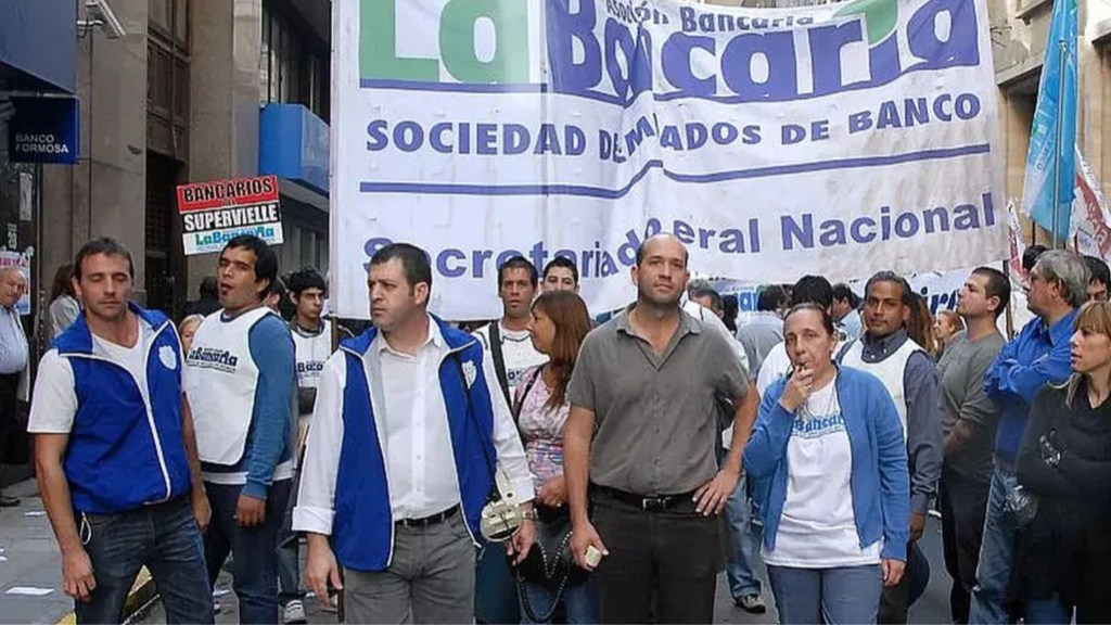 #GREMIALES | EL SUELDO MAS BAJO DE LOS BANCARIOS SERÁ DE 137 MIL&nbsp;PESOS