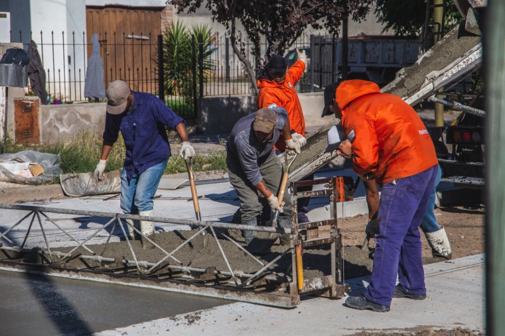 #RAWSON  | Etapa final en la pavimentación de la calle Maestro Calderón 