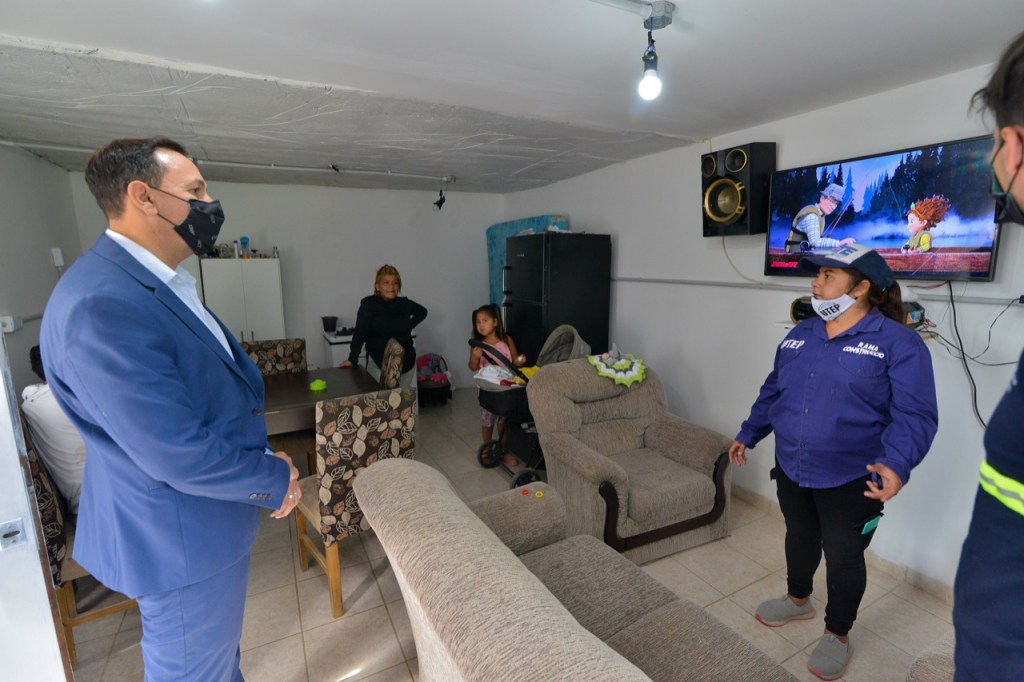 #TRELEW | Avanzan los trabajos de instalaciones eléctricas domiciliarias en barrio&nbsp;Moreira